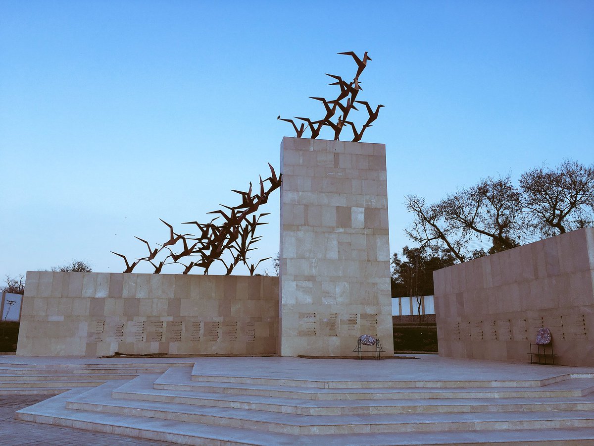PakistanFauj's tweet photo. 10 Years ago on 16th December 2014, 144 innocent children and their teachers were Martyred during a terrorist attack at the Army Public School (APS) #Peshawar

#APSPeshawar #Pakistan #ISPR

Today, as we honor their memory, the entire nation pays tribute to the bravery of APS children, heroism of the teachers, the sacrifices of their families, and the valor of our security forces. 

Pictures: APS Peshawar Martyrs Monument