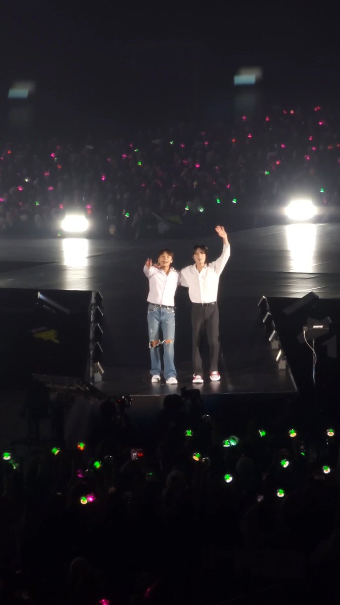 AboveBeyondTVXQ's tweet photo. Weekend ganap 🫶 Magkabilang mundo po yung venue nila @TOHOSHINKI_X_JP &amp; @JX_identity kaya dito po ang bagsak namin haha #priorities 🤧

🥳 12/15 생일 축하해요 @Junsu_PALMTREE 💗
❤ 12/26 데뷔 21주년 축하합니다 🎈 @bornfreeonekiss 🌹

#AboveBeyondJX 🥹 https://t.co/xKVkIuHOOh