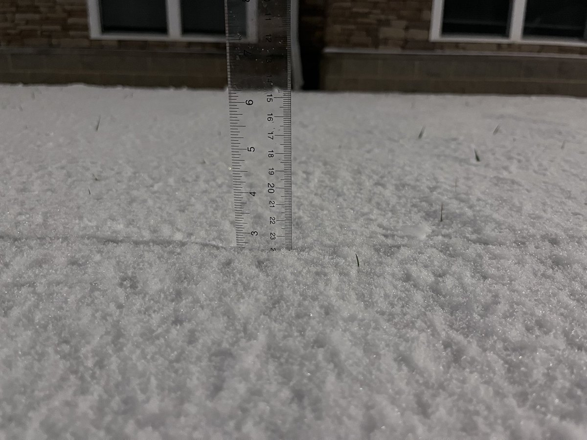 WXStormGeek's tweet photo. Got about 3” on the ground at The Heights (ruler has a 1/4” extra margin) ~11:50 PM @NWSStateCollege https://t.co/kI7q4MqqMz