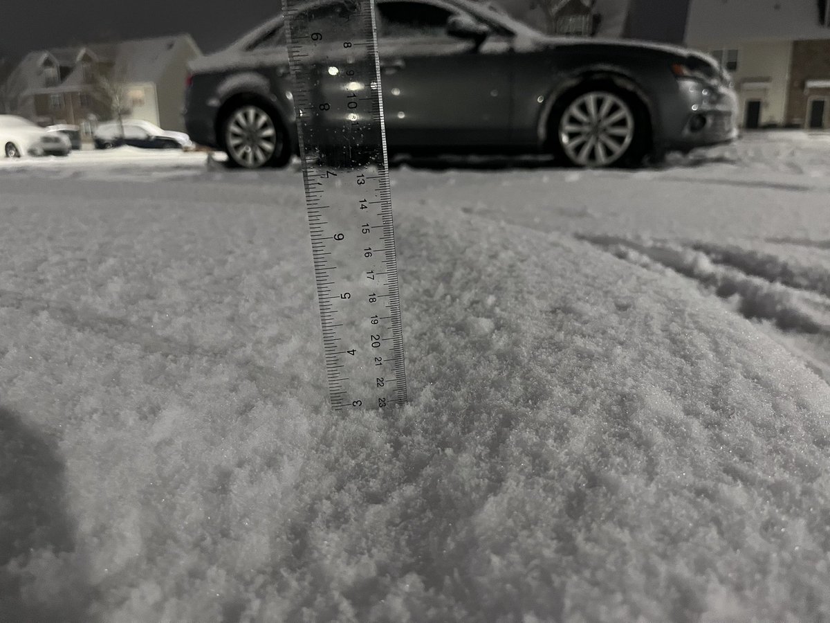 WXStormGeek's tweet photo. Got about 3” on the ground at The Heights (ruler has a 1/4” extra margin) ~11:50 PM @NWSStateCollege https://t.co/kI7q4MqqMz