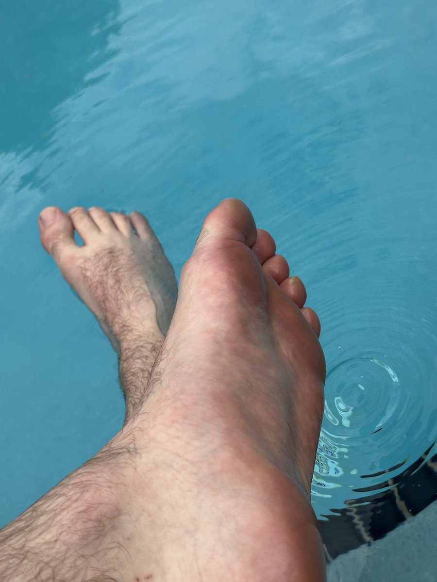 RealFootFag's tweet photo. Cooling my manly, calloused feet off after a sweaty workout in this 100° weather.

#feet #feetworshi̇p #dirtyfeet #footpig #feetpig #mensfeet #gayfeet #sweatyfeet #stinkyfeet #gaypig https://t.co/Dw9lTPIm5w