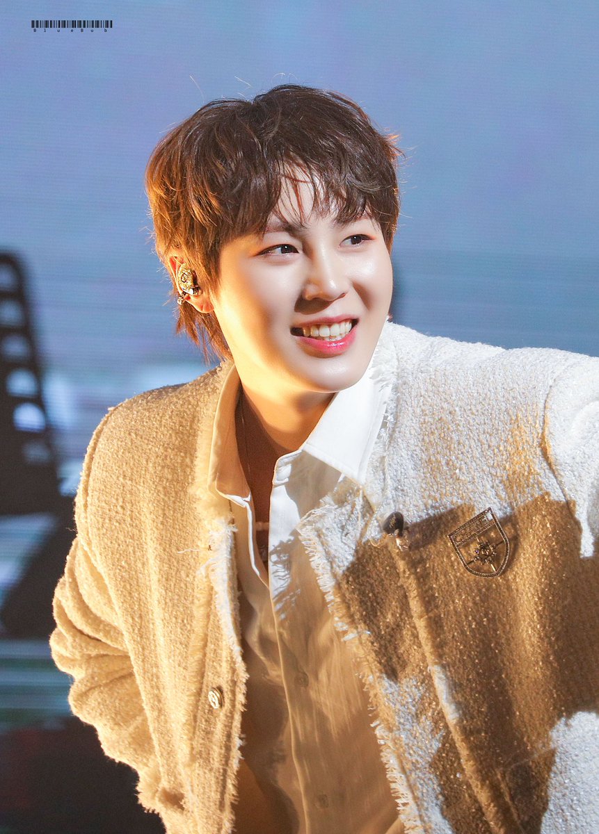BlueBub322's tweet photo. 241214 SOMEDAY PLEROMA
화이트 에인절🤍👼🏻

#HASUNGWOON #하성운 https://t.co/5d6WFt9nlj