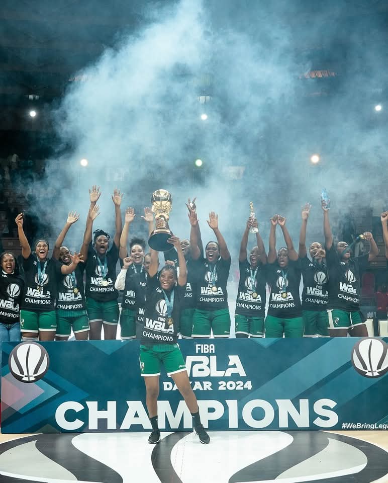 Bertil_M's tweet photo. O Ferroviário de Maputo🇲🇿 ergueu o seu terceiro título de campeão africano de Basquetebol feminino:
2018🏆
2019🏆
2024 🏆
Parabéns as nossas meninas de Ouro.
#MozWeOn https://t.co/bg62a7MxZD