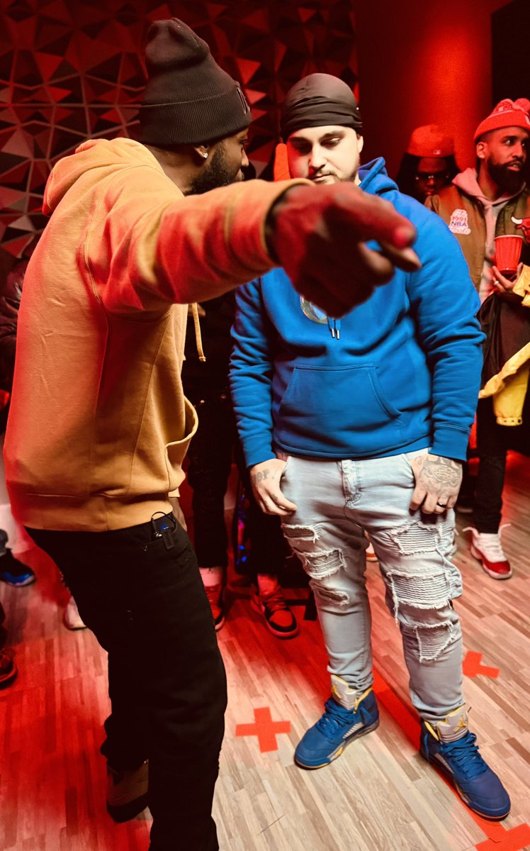 RaeBXNY's tweet photo. 🔥🔥🔥
#WhoDontBelongHere #TheTrenches #GuttaCity https://t.co/9Za6KxRJMH