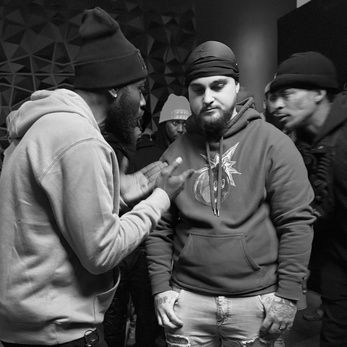 RaeBXNY's tweet photo. 🔥🔥🔥
#WhoDontBelongHere #TheTrenches #GuttaCity https://t.co/9Za6KxRJMH