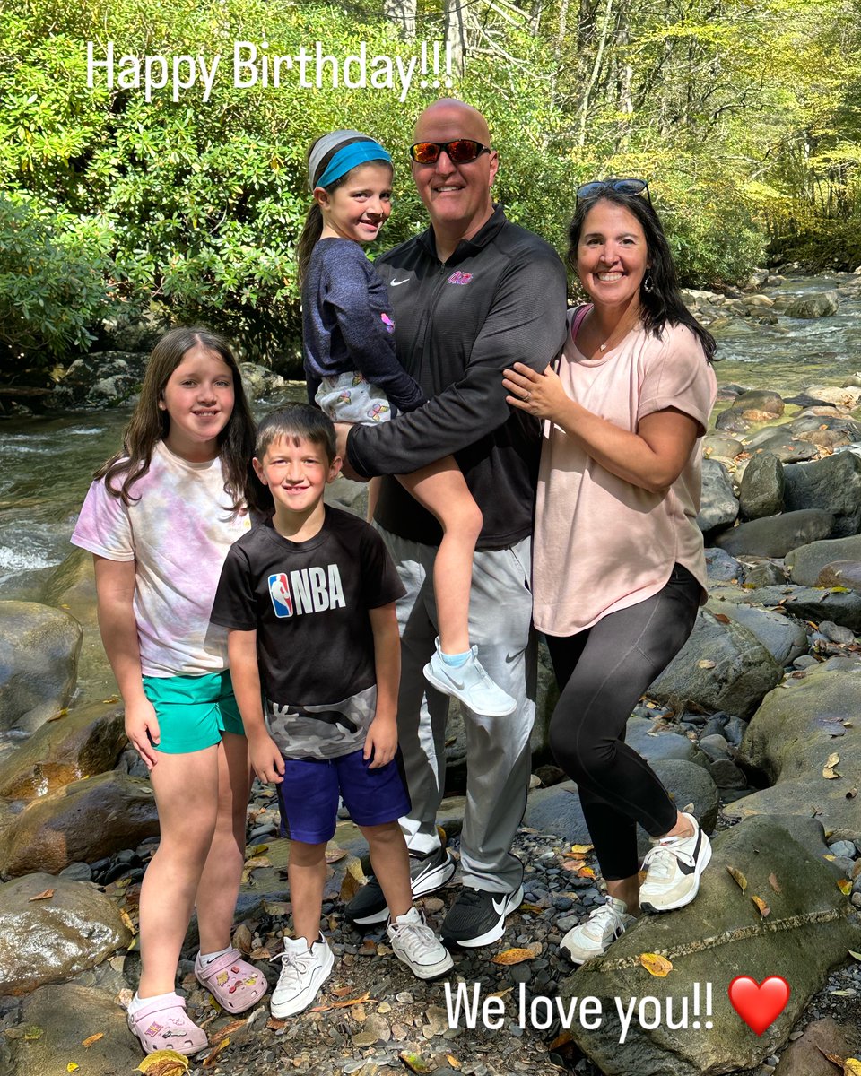 Happy Birthday to best daddy and husband in the world!! We love you!! ❤️