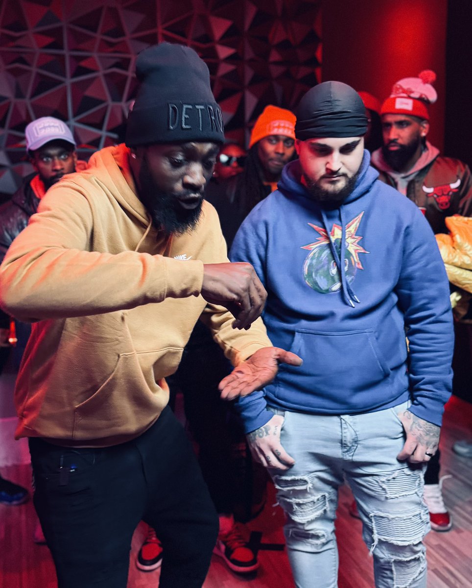RaeBXNY's tweet photo. 🚨🚨🚨

#WhoDontBelongHere #TheTrenches #GuttaCity https://t.co/aiyzrCwTb0