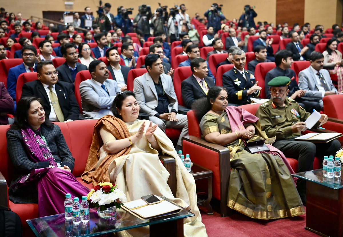 Hon'ble Vice-President, Shri Jagdeep Dhankhar delivered the 7th Defence Estates Day Lecture at National Institute of Defence Estates Management (NIDEM) in New Delhi today.  #DefenceEstatesDay 

<a href="/NIDEM_GoI/">National Institute of Defence Estates Management</a> <a href="/DefenceMinIndia/">रक्षा मंत्री कार्यालय/ RMO India</a>