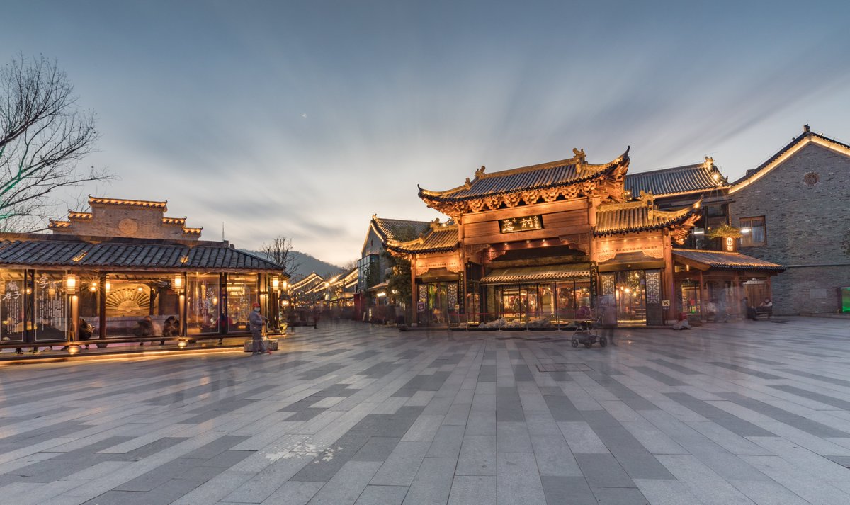 AnhuiTravel's tweet photo. Strolling along the paths of Hefei's Banbian Street, every casual photo turns into a masterpiece. Here, life and art blend perfectly, offering a delightful and refined experience to you. (Located in Hefei City)
#LifeHere #AnhuiLife #FindWarmAH #VibrantAnhui https://t.co/upkokOLAuc