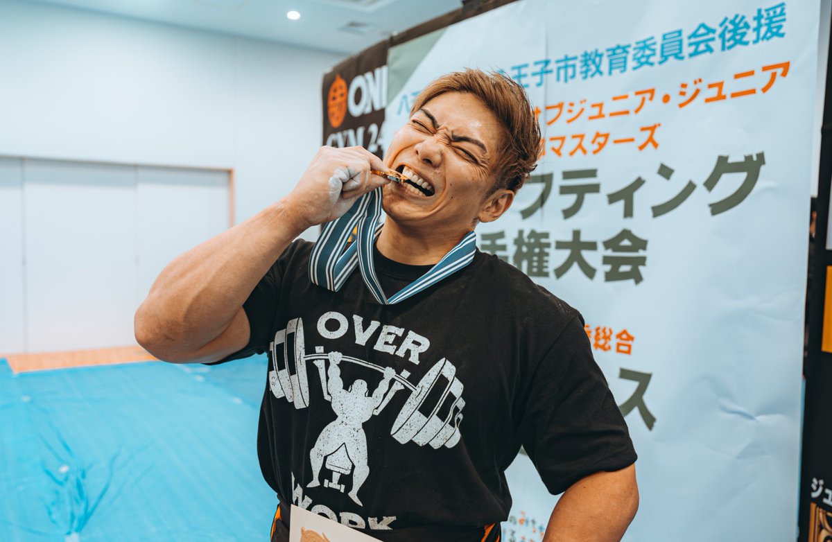 greatsaiyaman02's tweet photo. 1月のベンチの日本選手権辞退することにしました。
来年1月から減量スタートしてフルパワーでボディビル出たいと思ったためです。
2ヶ月腕と肩を封印して東京大会に挑みましたが、また封印してしまうのはボディビル的にはかなり厳しいと思いました。
大会で180上げれなかった悔しさは忘れてないので必ずまた公式戦に戻ってきます！！！
一旦ベンチの練習はお休みして全部位オーバーワークに戻します！！！
とりあえずボディビルもベンチも好きってことです！！！