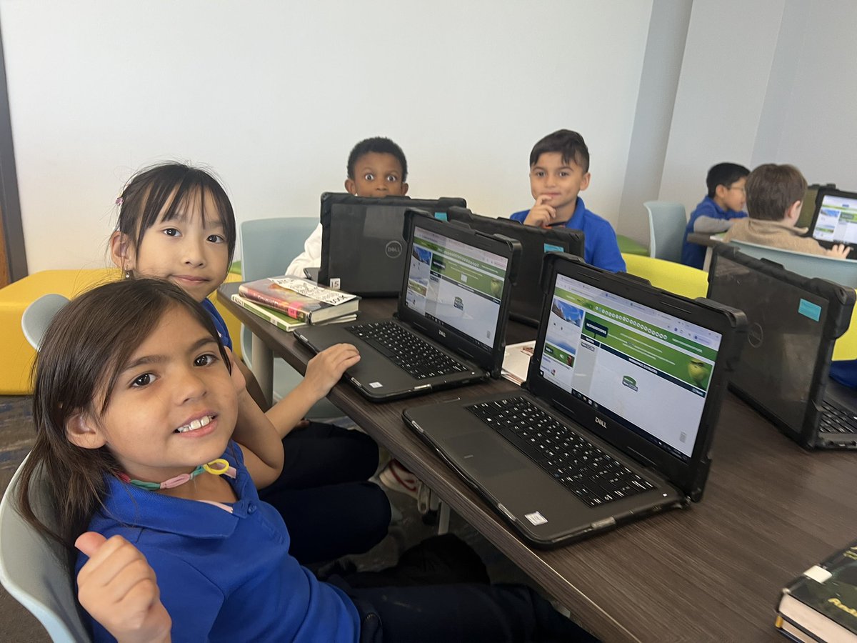 RSeelig_BNES's tweet image. 2nd grade had a blast doing some coding 🤓 #HourofCode @JSifuentes_BNES @BNarbuth_ES @MRod_CBNE @LOHara_CBNE