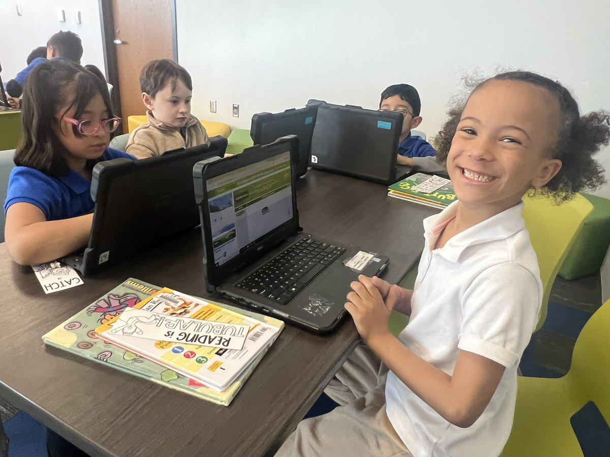 RSeelig_BNES's tweet image. 2nd grade had a blast doing some coding 🤓 #HourofCode @JSifuentes_BNES @BNarbuth_ES @MRod_CBNE @LOHara_CBNE