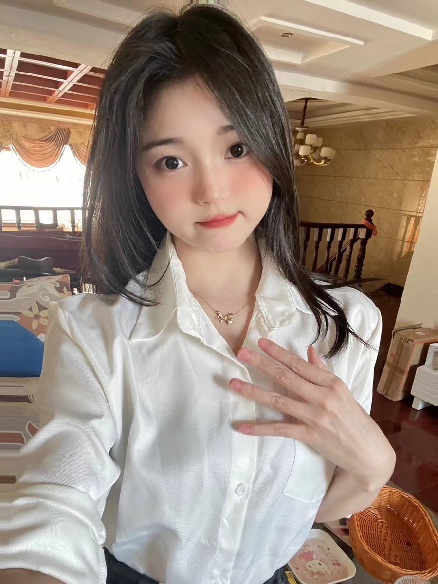 ting552200's tweet photo. 最近很冷吗？

我里面有37度 https://t.co/0Rn4mFXuix