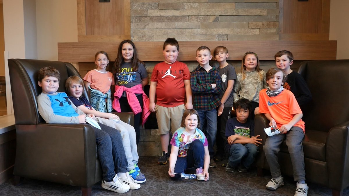 Marcus_cocova's tweet photo. 22 second-graders came together to create and distribute Valentine's Day cards and gift bags to infusion patients this year.

“I see children who are kind and wise," said Marci Schieno, their teacher.

FULL VIDEO STORY: https://t.co/cr7ClSft8A https://t.co/YWnm6HByn7