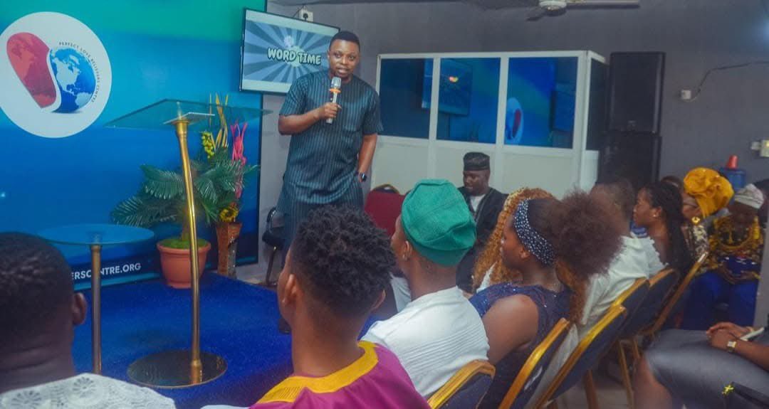 AnointedPreston's tweet photo. Ingthering/Thanksgiving service at PLBC Asaba was an amazing time in God's presence. We were ministered to by the Spirit in a powerful way. Thank you Jesus. We were massively blessed. Glory!!!
#Ingathering
#ThanksgivingService
#PLBC https://t.co/e8MRaQKLKX