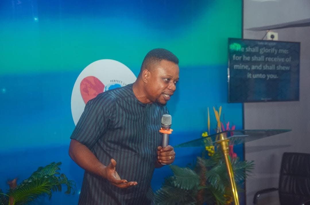 AnointedPreston's tweet photo. Ingthering/Thanksgiving service at PLBC Asaba was an amazing time in God's presence. We were ministered to by the Spirit in a powerful way. Thank you Jesus. We were massively blessed. Glory!!!
#Ingathering
#ThanksgivingService
#PLBC https://t.co/e8MRaQKLKX