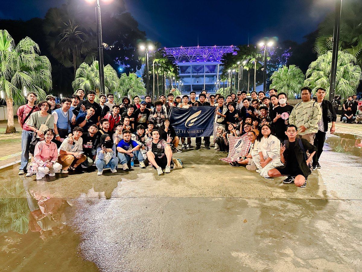 EllatheriaOfc's tweet photo. Ellatheria mengucapkan terima kasih banyak untuk teman-teman Ellatheria dan Ella Oshi yang sudah selalu menemani @AM_EllaJKT48 #mELLAngkah di SSK ini.

Semoga kita bisa terus sama-sama melangkah lebih jauh lagi.🙌🏻🙌🏻

Sehat dan bahagia selalu, ya! 🤍

#LimitlessJoy
#AdaNggaYa
#JKT48Wonderland