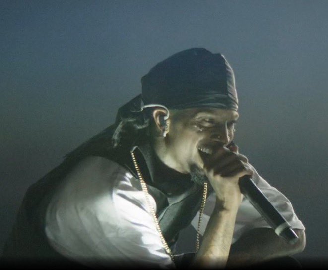 cartisburner__'s tweet photo. Playboi Carti Rolling Loud Recap

-played four new songs
-played carnival
-said ”i love you“ 100 times
-didn’t say a SINGLE word about his album 💔 https://t.co/wkagCS3ujP