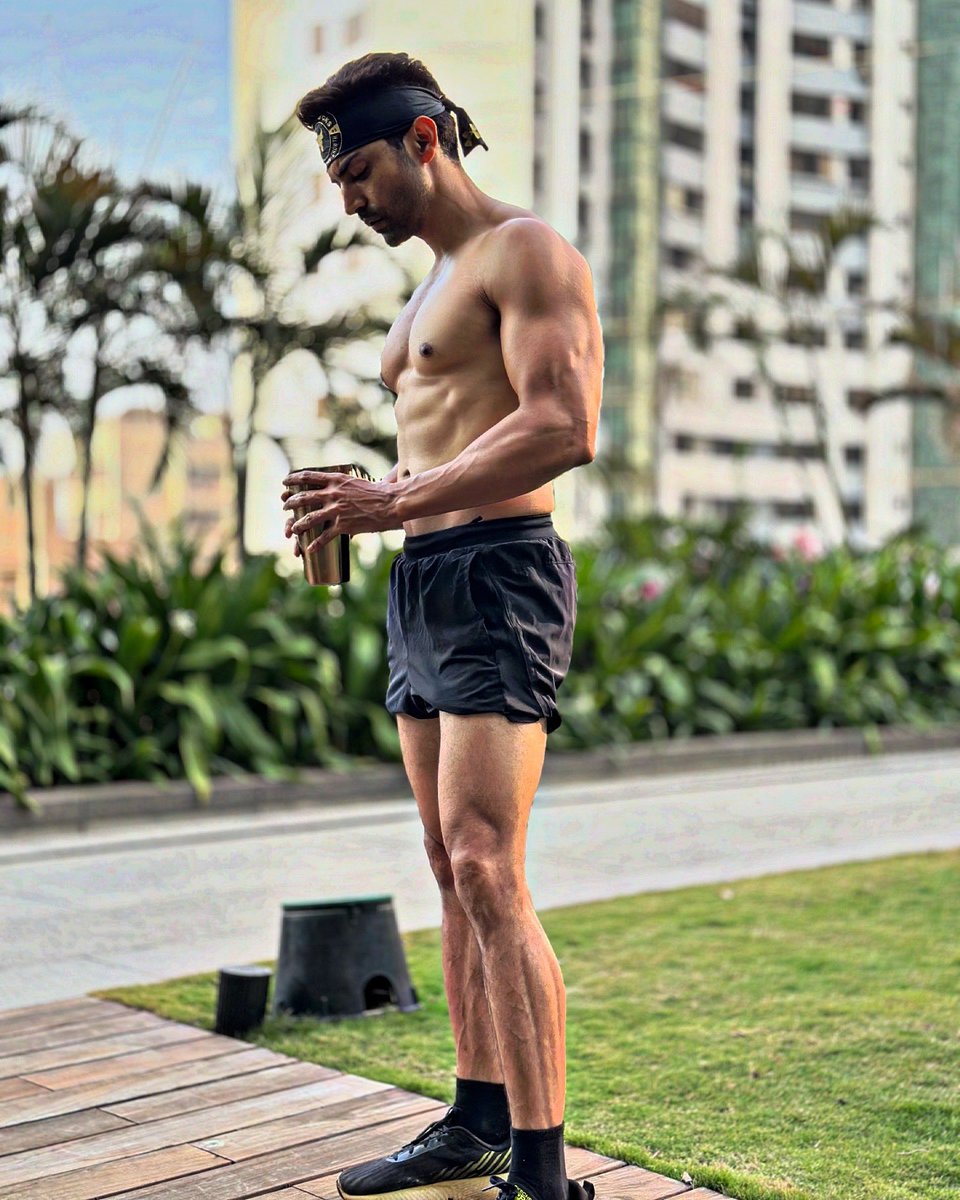 Monday Motivation? For me, every day is a challenge and a source of motivation. 💪 Nothing comes easy—it’s all about 90% dedication to your diet 🍎 and 10% hardcore exercise 🏋️‍♂️. This combo delivers results!

Stay motivated, stay disciplined, and remember: consistency is the
