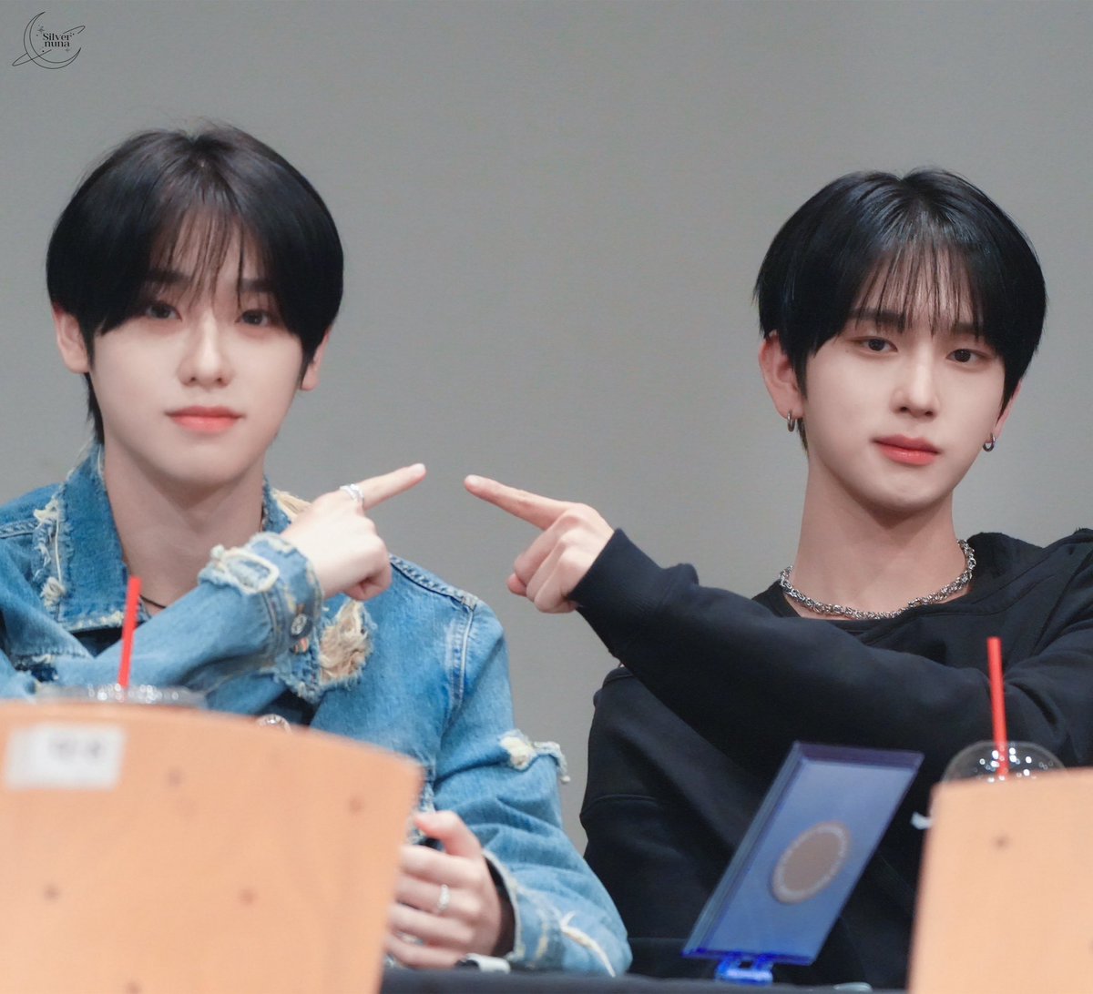 Silver_nuna's tweet photo. 241206 후즈팬

🐯🐱정복즈👉🤍👈

#이펙스 #EPEX #금동현 #KEUM #백승 #BEAKSEUNG https://t.co/LrsWmQ2d9a