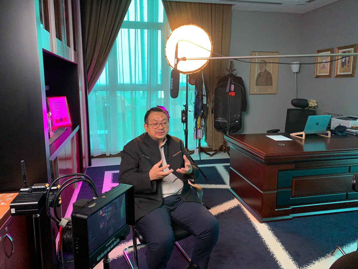 Sesi temuduga berkaitan topik AI, Keselamatan Siber dan Kesediaan Perundangan Negara oleh KNKV Group oleh FINAS bagi slot dokumentari Lensa Nasional Malaysia Madani yang bakal diterbitkan pada 2025