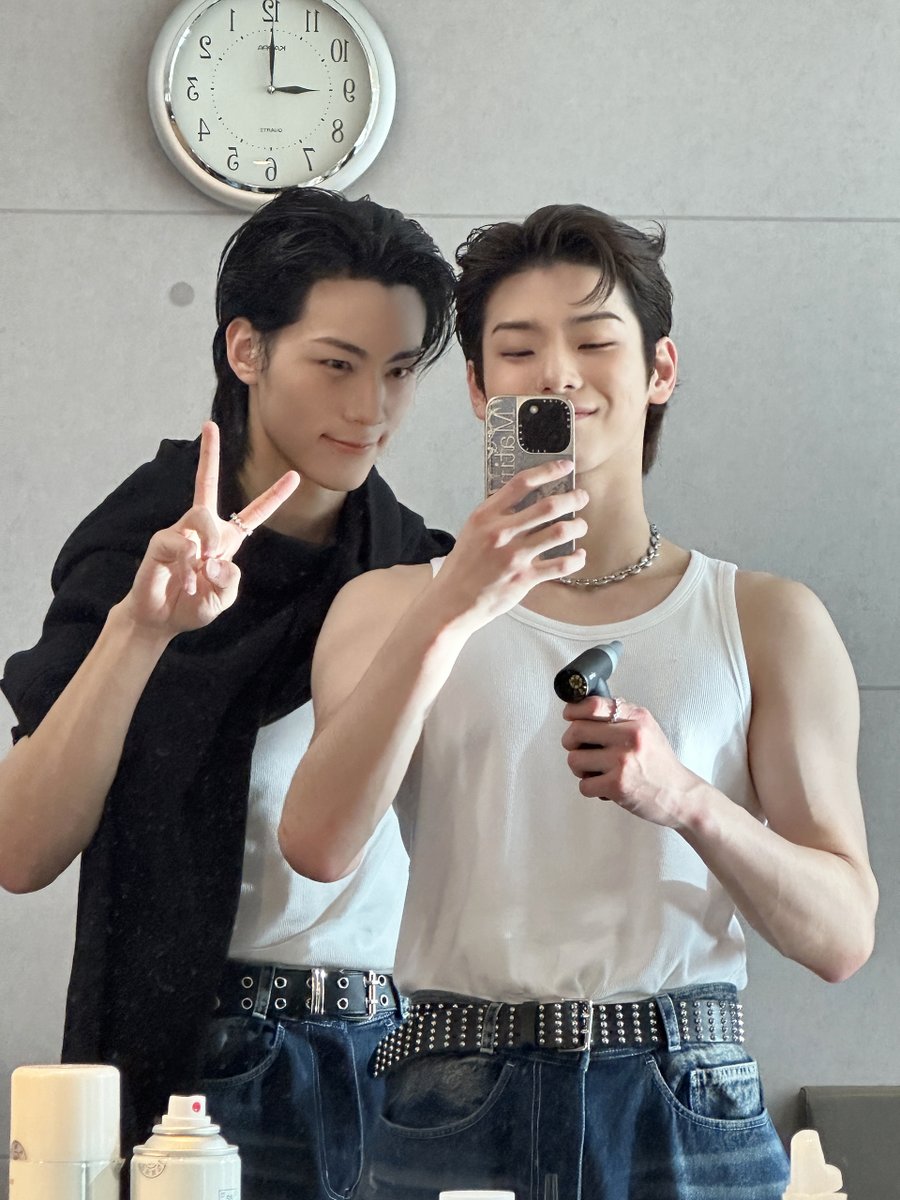 82Message's tweet photo. [#도누니]
휴대폰 이슈로 지금 올리게 됐지만..
어제 생일 소중한 추억���로 기억되길 바라 석준이형

#82MAJOR #82메이저 #에이티투메이저
#김도균 #KIMDOGYUN https://t.co/WZtvMAlC5v