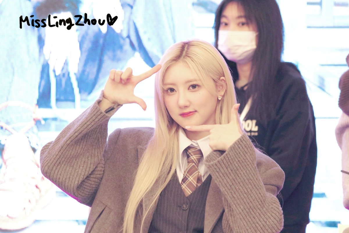 MissLingZhou's tweet photo. 241214 
SHANGHAI FANSIGN

📷📷📷📷📷

#BABYMONSTER #베이비몬스터
#라미 #RAMI https://t.co/NlXH70XhYR