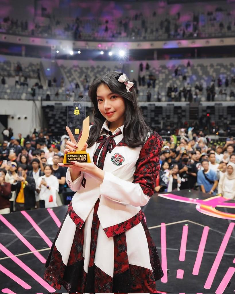 100riburupiah's tweet photo. SO PROUD OF U MY BABY @S_GraciaJKT48 🩵 https://t.co/XcmH5qWQOE