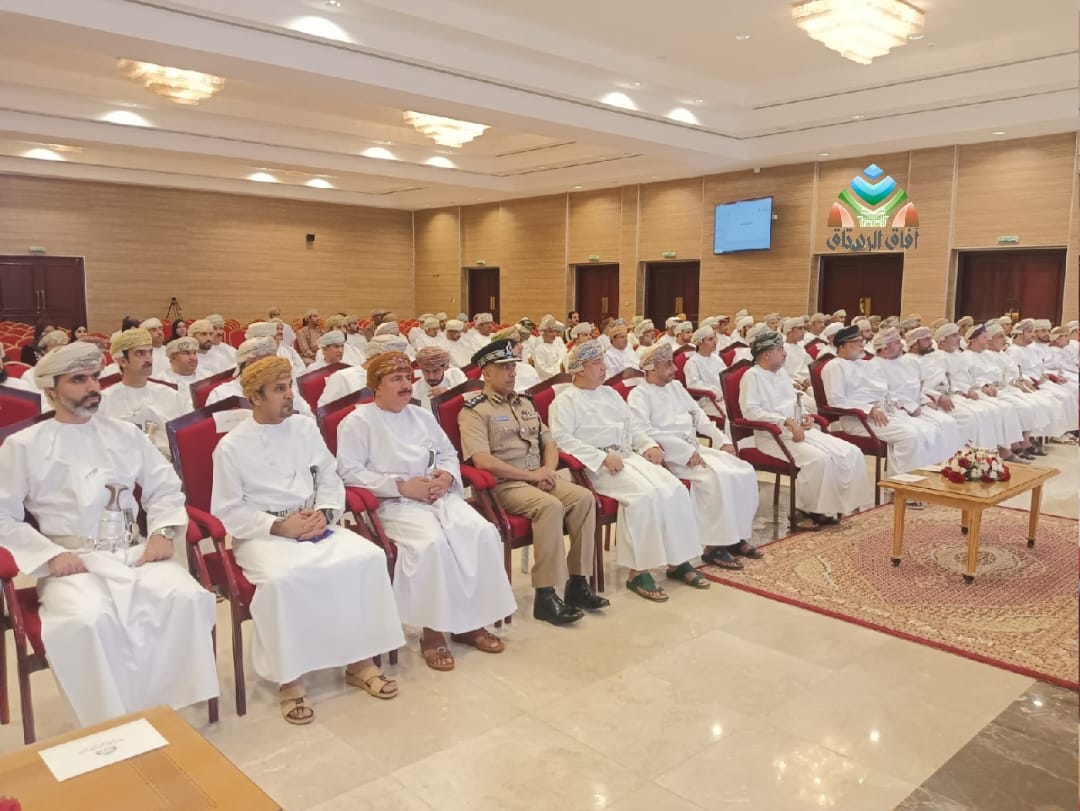 afaqrustaq's tweet photo. يحدث الآن... 
الحفل الختامي لمبادرة آفاق الرستاق تحت رعاية معالي الدكتور سعيد بن محمد الصقري وزير الاقتصاد. https://t.co/2f01srAiql