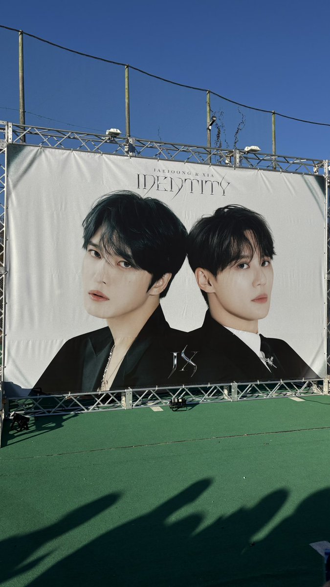 k_choa5's tweet photo. 前の席に杖をついた叔母様がいらっしゃって公演中椅子の下に杖を置いていたんだけど、帰り杖忘れて帰ってしまっていてジェジュンとジュンスに会えて杖忘れるぐらいアドレナリンが出てたんだなって思って改めて推しのパワーって凄いなって思った笑
#JX2024IDENTITY_japan #JX_IDENTITY https://t.co/gH7s3IgqAO