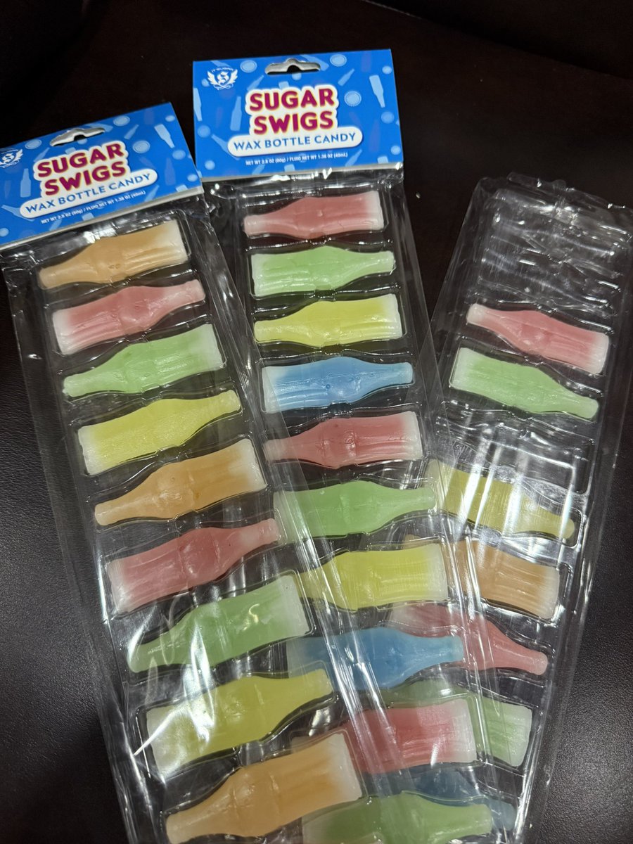 __alexiaaaa_'s tweet photo. im ADDICTED to wax candy 😔 https://t.co/2mMpOk5Vva