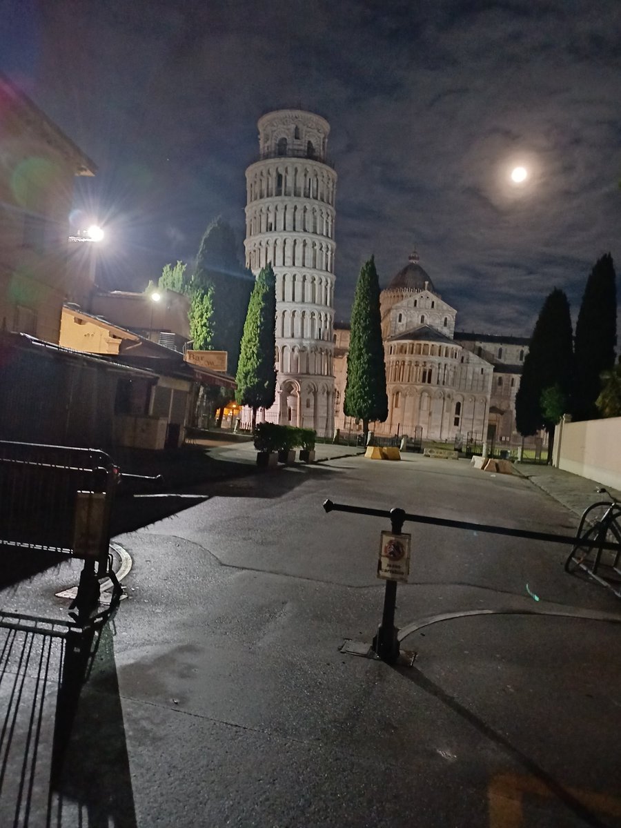 lisasignorini's tweet photo. Rientro al lavoro dopo una settimana di ferie. Non mi ricordavo questo freddo la mattina alle 5 https://t.co/OUSZcHJOK5
