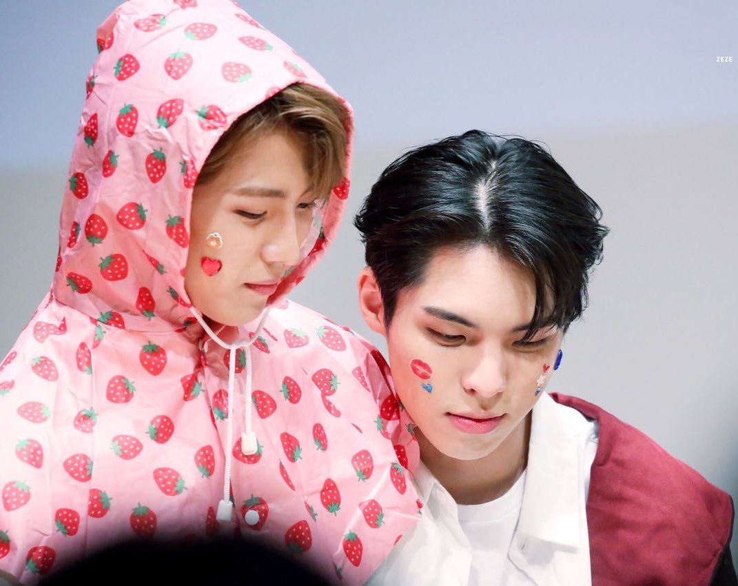 🦖 + 🍓 = ❤️

#용희 #YONGHEE #이병곤 #BX #CIX #씨아이엑스