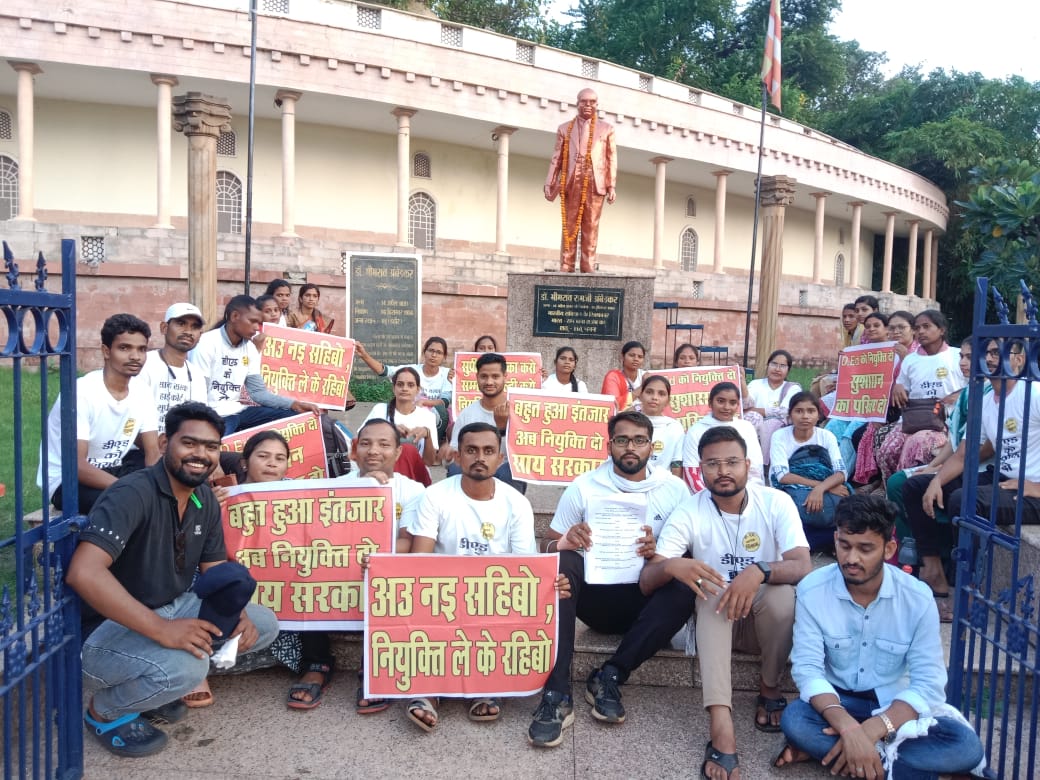 #CGDEd_को_नियुक्ति_दो
माननीय CG हाईकोर्ट के सख्त आदेश का अतिशीघ्र पालन कर 2 सप्ताह में डीएड अभ्यर्थियों को जल्द नियुक्ति दीजिए।
<a href="/ChhattisgarhCMO/">CMO Chhattisgarh</a>
<a href="/OPChoudhary_Ind/">OP Choudhary</a>
<a href="/vijaysharmacg/">Vijay sharma</a>
<a href="/BJP4CGState/">BJP Chhattisgarh</a>
<a href="/bhupeshbaghel/">Bhupesh Baghel</a>
<a href="/satyarajput321/">satya rajput</a>
<a href="/INCChhattisgarh/">INC Chhattisgarh</a>
<a href="/ZeeMPCG/">Zee MP-Chhattisgarh</a> 
<a href="/triptisoni6194/">Tripti Soni</a> 
<a href="/Deveshtiwari_/">Devesh Amora</a>