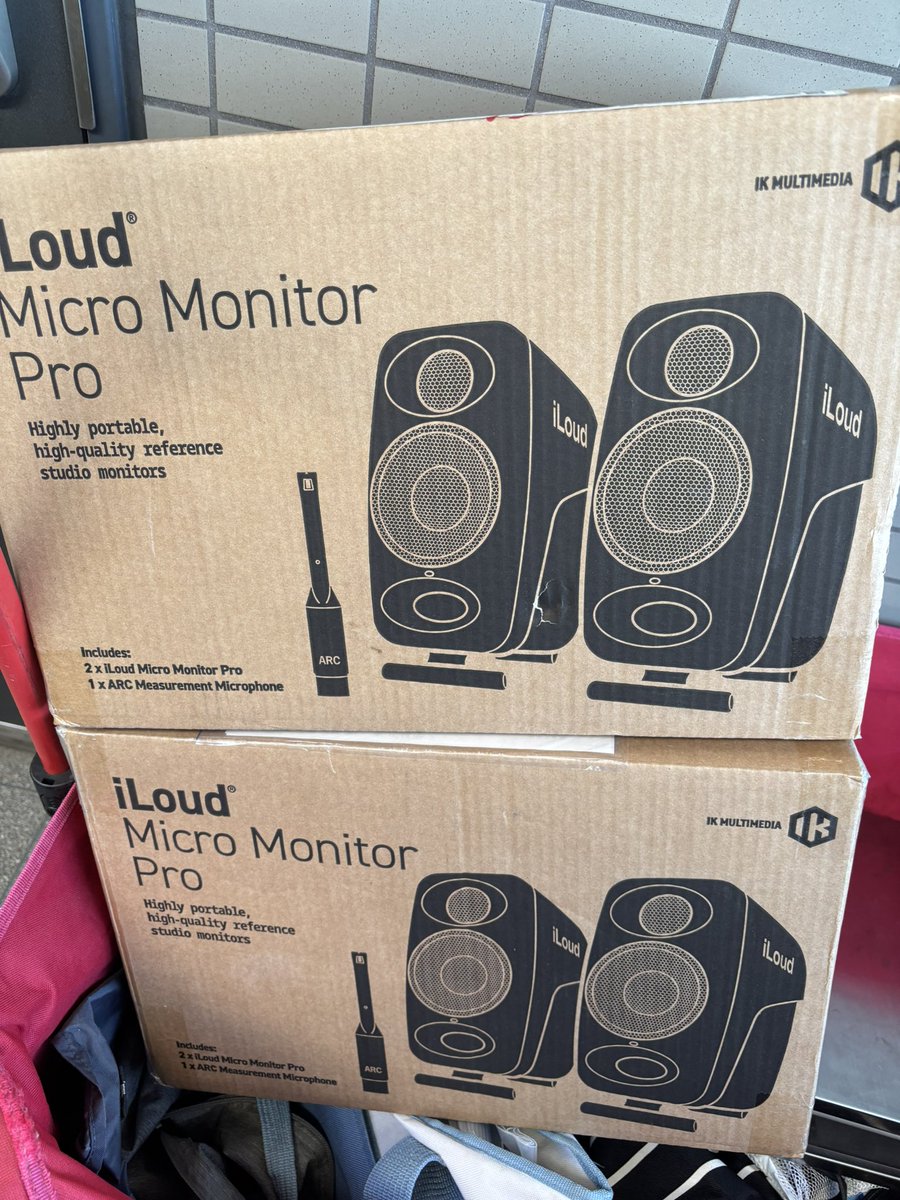 _mizushi_'s tweet photo. 届いた!
来年はこいつでDolby Atmosしてみたいな…
#フックアップ
#IKMultimedia
#iLoudMicroMonitorPro https://t.co/cJTRFwqqUs