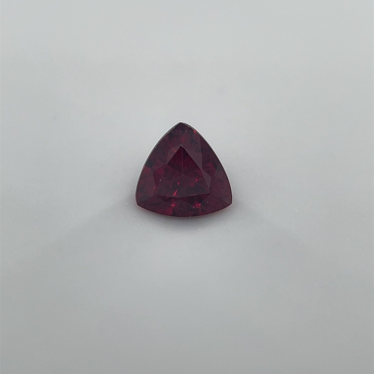 DelmiglioreJ's tweet photo. 【6067-2】
パイロープガーネットルース 0.239ct
4.02×3.93×2.25mm 日独ソ付
#パイロープガーネット #pyropegarnet
#ガーネット #garnet
#カピルのお店デルミリオーレ https://t.co/LxtCoegXzB