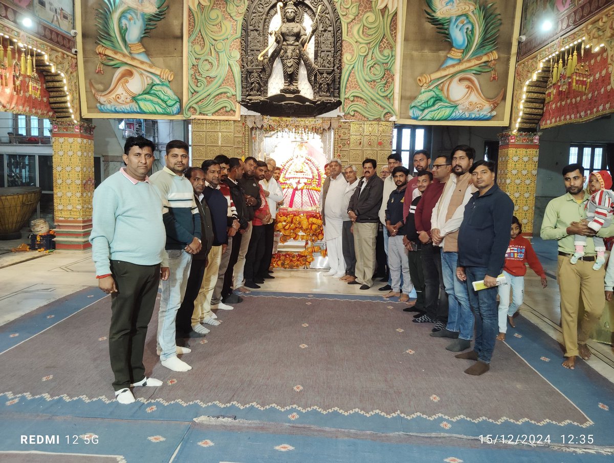Sewramgupta's tweet photo. कल राजस्थान के यशस्वी मुख्यमंत्री श्री @BhajanlalBjp जी का सूरजगढ़ श्याम दरबार में जन्मदिन मनाया। https://t.co/L46SpYt5gt