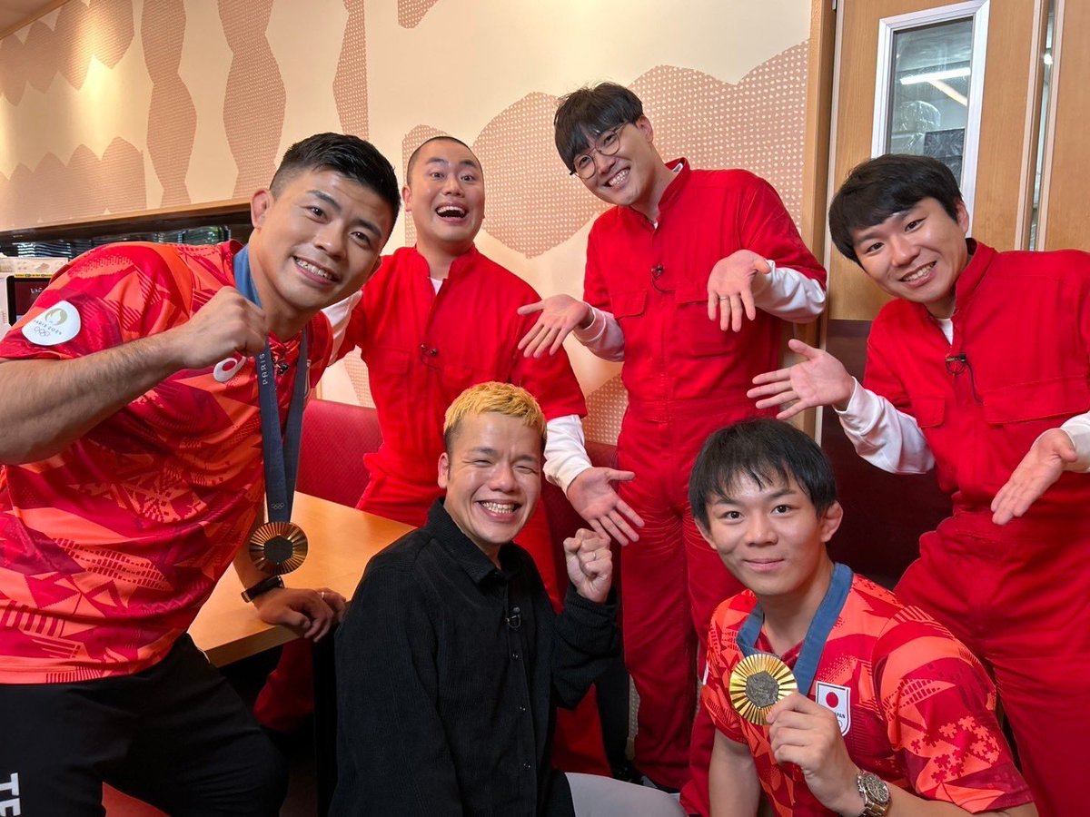dekamori_hunter's tweet photo. MC人もスペシャル🍚

#ハナコ
#納言
#酒井健太
（ #アルコアンドピース ） https://t.co/WBAa7ORszy
