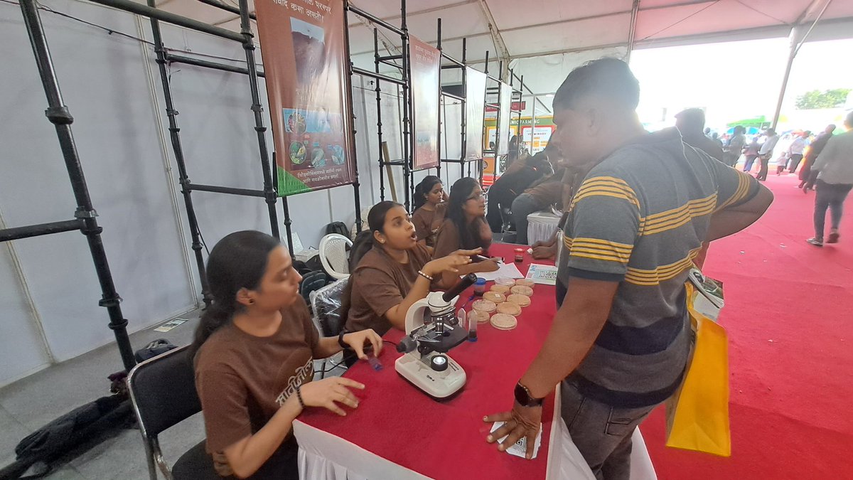 TamhaneVaiju's tweet photo. Last five days SPPU students interacted with thousands of farmers across Maharashtra, displaying importance of soil microflora, soil health and care practices through games, posters, short films and questionnaires...great.. congratulations #matimol #sppu #kisan https://t.co/E3r0C6iR6j