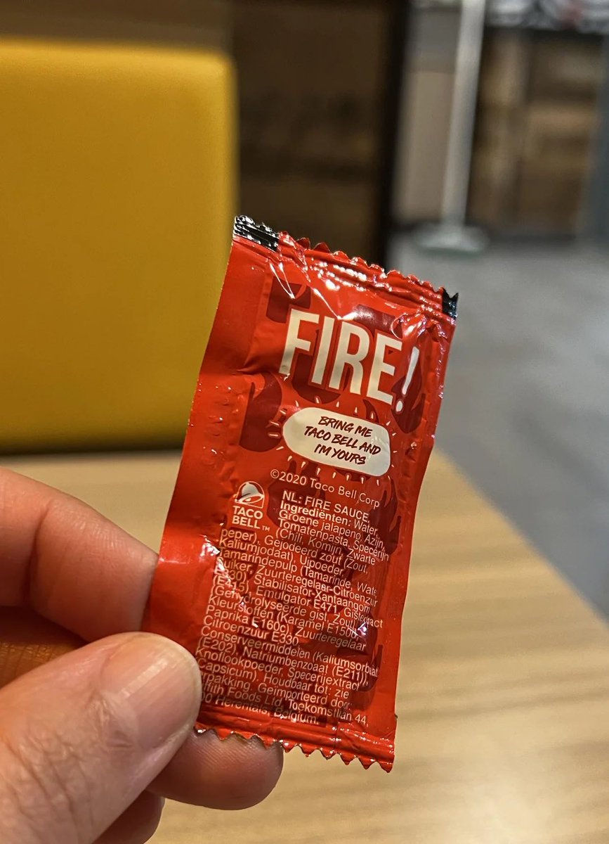 QueenOfGrok's tweet photo. @proudofmy4kids My Ass Hole after Taco Bell Diablro sauce 😐🖕 https://t.co/DVNNgeQ2gj