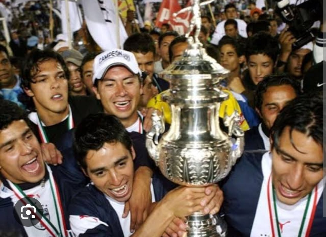 RobChavez94's tweet photo. @OutOfContextAme Falta una más, y llegará 🦅🙌🏻🏆 https://t.co/tCdEJUMxQw
