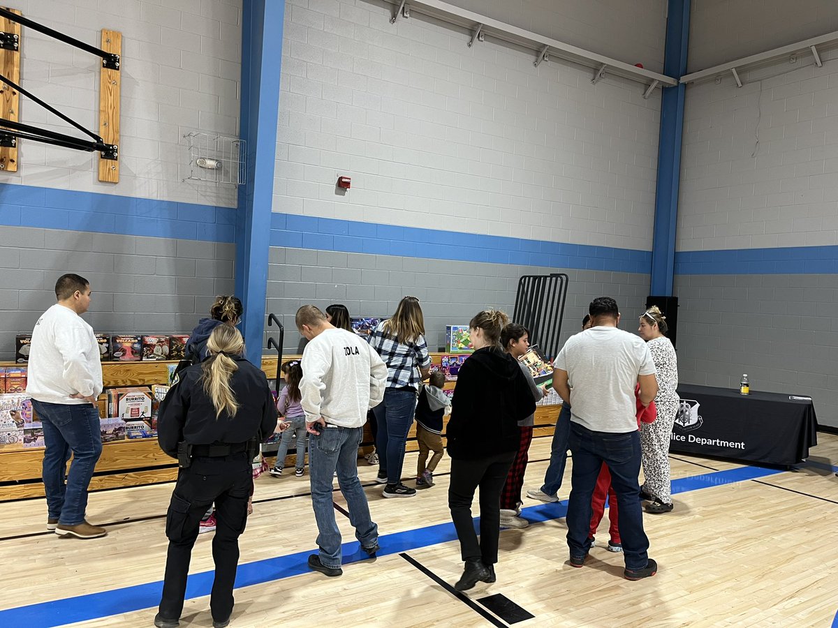 The Tucson Police Midtown Pictures with Santa event this last weekend was a huge success. Many families were able to come through and have an amazing morning with us. Tons of smiles and laughs as everyone enjoyed the holiday spirit together as a community.