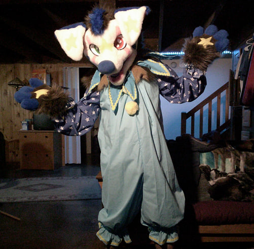 Cute new outfit by <a href="/shandelions/">Shan 🦋☁️🧵</a> , One with my new clown collar and one with my old frilly collar