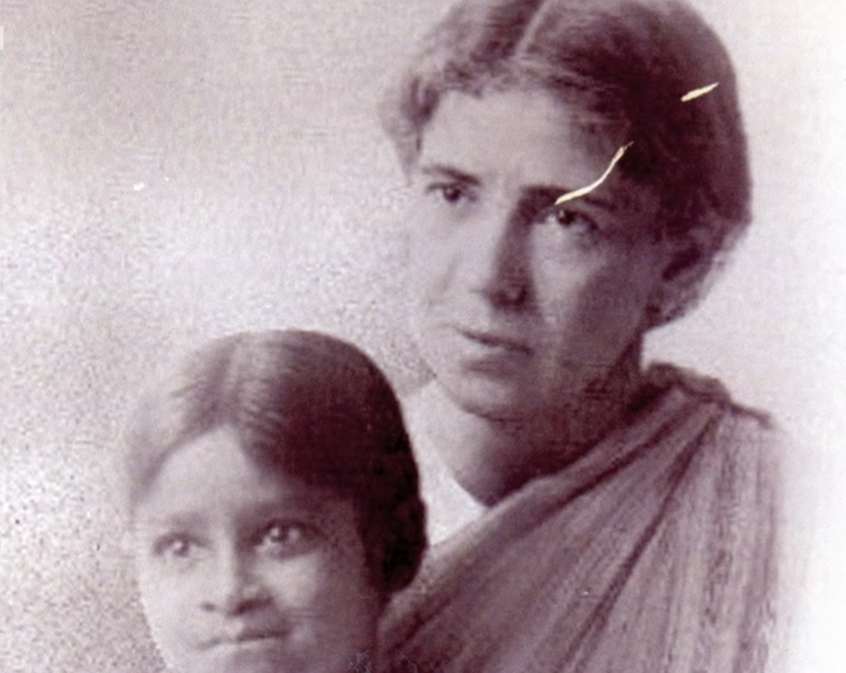 lorraineelizab6's tweet photo. Amy Carmichael (16 Dec 1867 #Millisle #Down-18 Jan 1951). Presbyterian. Opened orphanage in Dohnavur, India. >1,000 saved from temple prostitution! 55 years; no furlough! Many 📚! 🪦Dohnavur; bird bath over it saying Amma "mother" https://t.co/l6ZItHnhk6 https://t.co/GroONqZnVM https://t.co/grT9ScUDsF