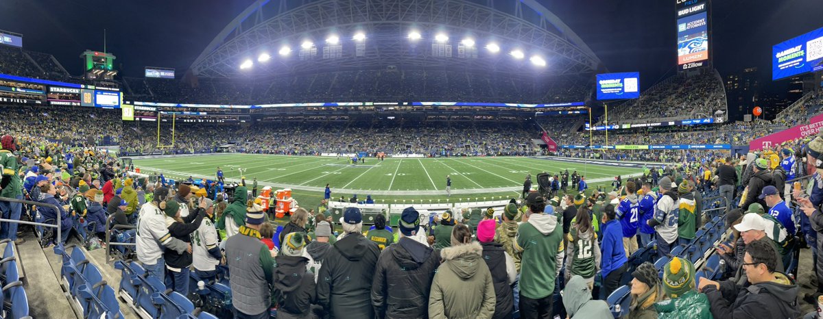 jam_mc83's tweet photo. What a game!! Great to be with packer family!! #GoPackGo https://t.co/uSfZCBJAua