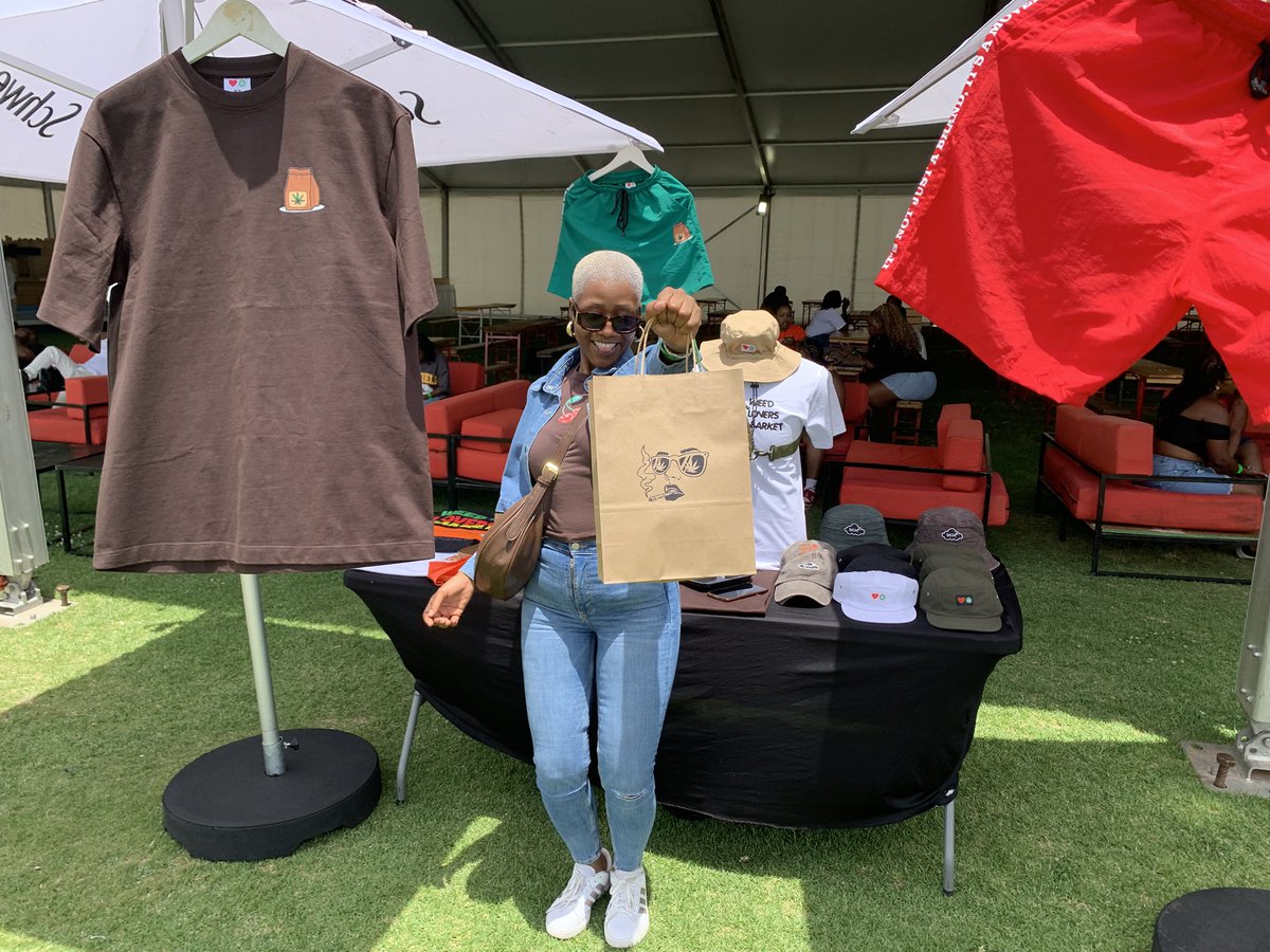 weedloversstore's tweet photo. Can we take it back to yesterday🔥😍
#TheNewKool #ItsNotJustABrandItsAMovement #MISUNDERSTOOD https://t.co/9UOseqEDqM
