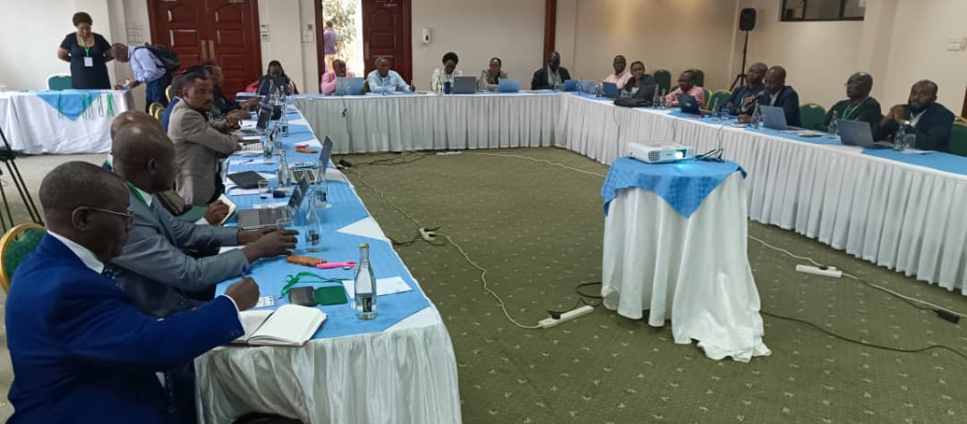 ASARECA's tweet photo. The Regional #CapacityBuildingWorkshop on Preparedness and Response to new and emerging pests and diseases of Banana in the East African Community has today (16, December 2024) kicked off in Nairobi, Kenya. This workshop is meant to build the capacity of stakeholders in preparedness and response to new and emerging banana diseases. Specifically, the stakeholders gathered here will appraise and review stakeholder responses and strategies to banana enemies; #BananaBunchyTopVirus (BBTV) disease, #BananaXanthomonasWilt (BXW), #BananaBacterialWilt (BBW). The workshop is organized by @ASARECA In collaboration with @jumuyia, @IITA_CGIAR , @CABI_News , @KephisKe and is supported by the #CAADP-XP4 Programme, funded by the #EU and managed by #IFAD