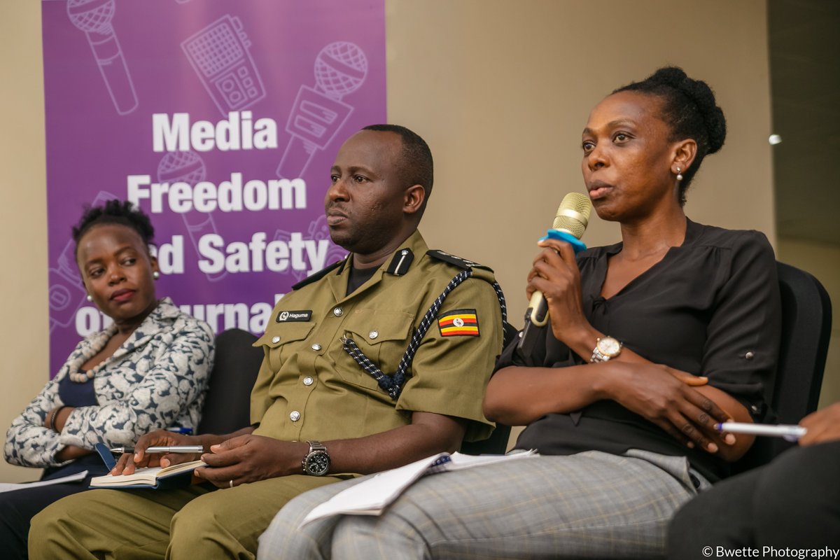 cipesaug's tweet image. Women &amp;amp; marginalized groups face online harassment, limiting their digital rights. 💻💔
CIPESA equips organizations to combat GBV in digital spaces through workshops and tools. Let&apos;s build a safer and more inclusive internet.🌐
🔍tinyurl.com/53vrts24
#DigitalRights