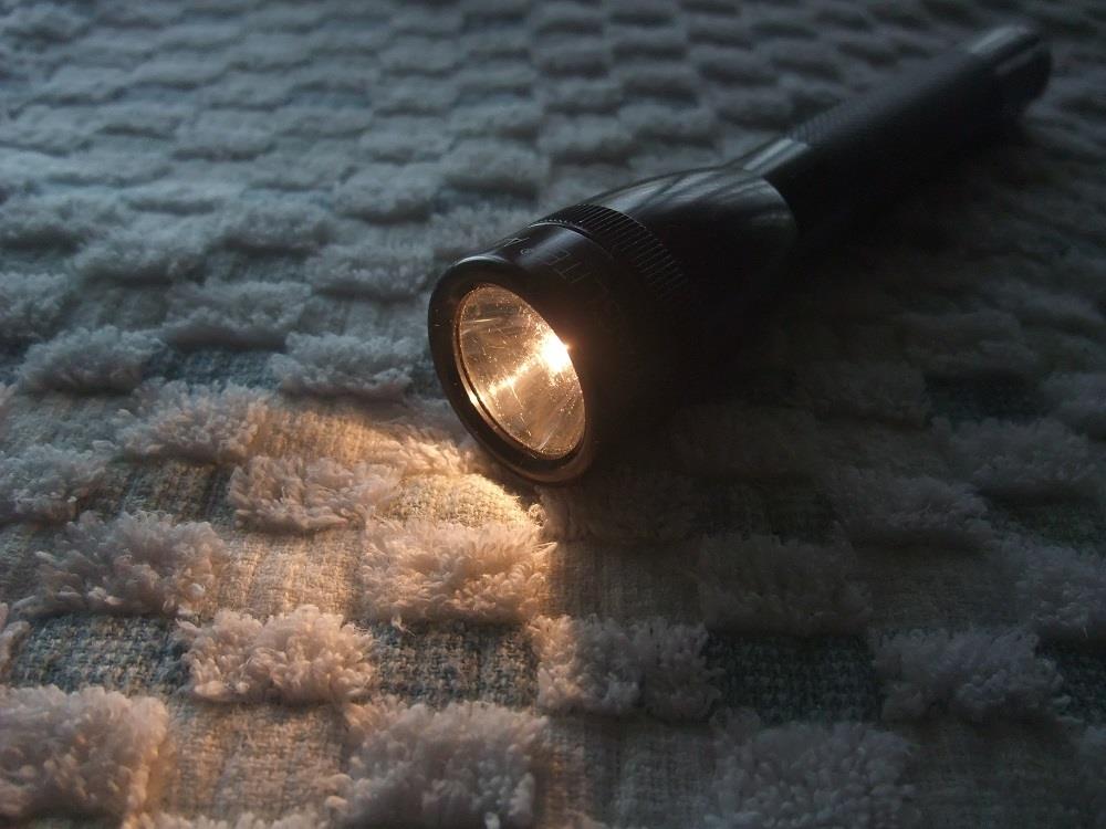 WE755a1's tweet photo. そ~いえば
#MiniMAGLITE が昨夜死にました
・・・球切れじゃなく
電池切れ(;^_^A
ヒュ~・・・って消えました
久々に電球の終わり方を見ました
新品電池じゃなかったけど
電池消耗早いな~(>_<)ゞ https://t.co/jYDcROwDLp
