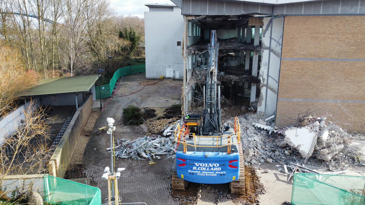 Our #ContractingDivision is hard at work at the St Johns Innovation Park, Cambridge, where the team is acting as principal contractor for the demolition of the Vitrum building to make way for the new state of the art office and lab R&amp;D building.